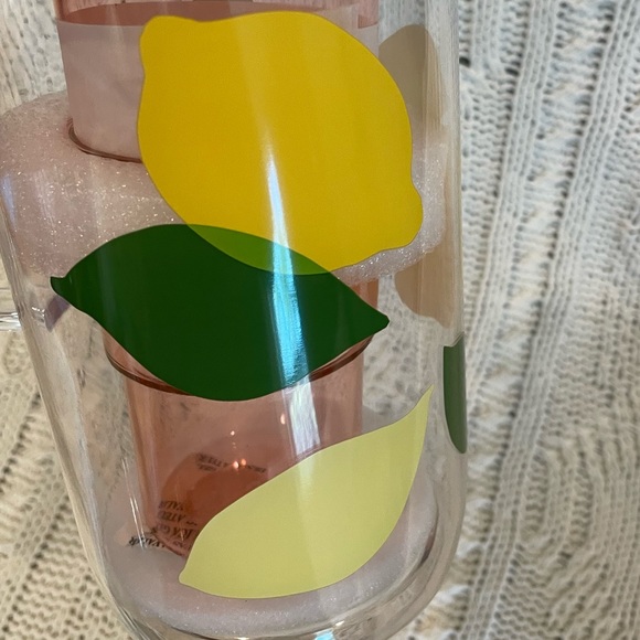 Kate Spade Lemon Pitcher Set w 2 Cups Lemonade Stand Hostess Gift Acrylic NIB - Picture 7 of 9